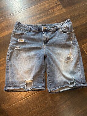 Maurices Denim Shorts Distressed Size 14